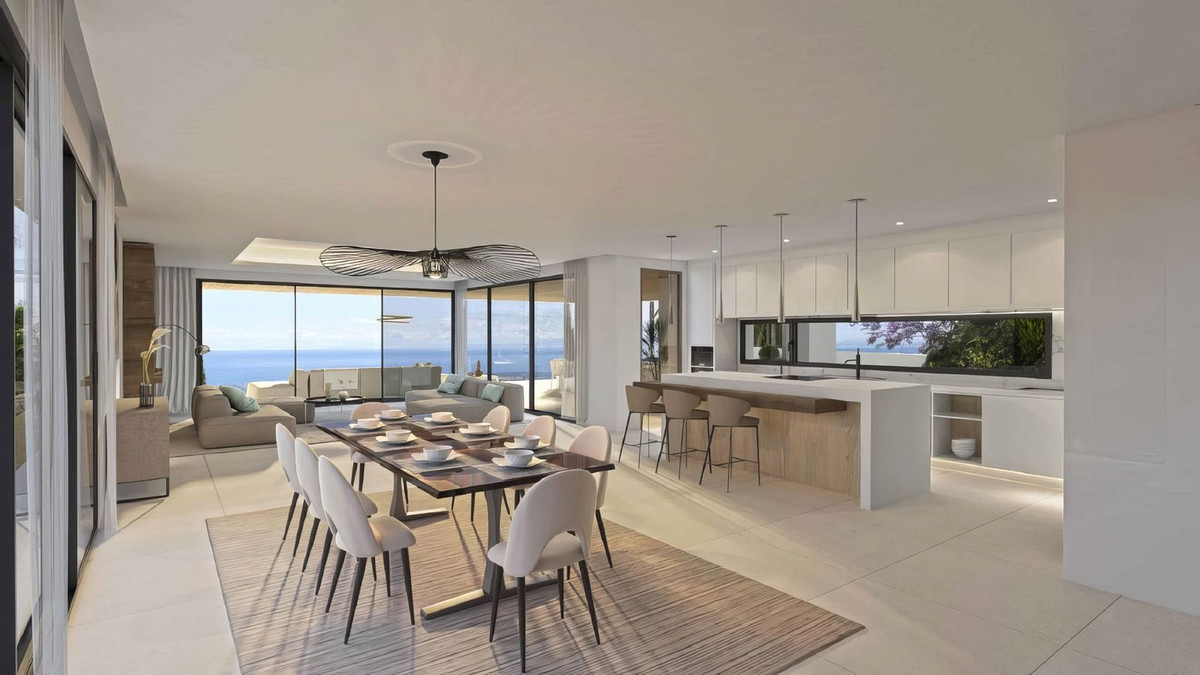 Se vende Villa - Chalet de 5 dormitorios en Costa Del Sol, Cadiz, España