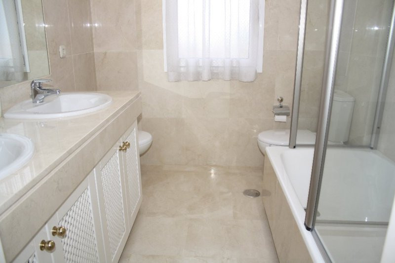 3 Bed Apartment for sale in Estepona Costa Del Sol, Málaga, Spain
