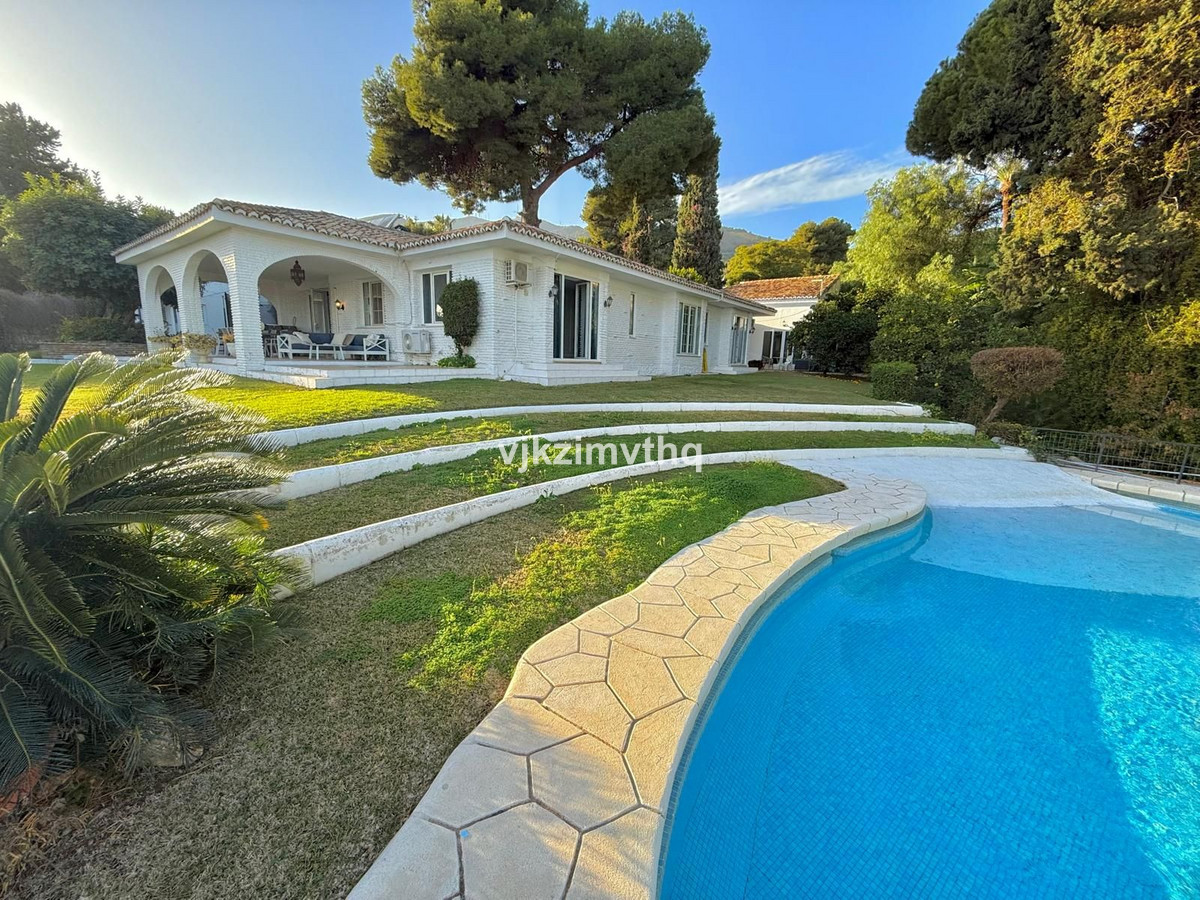 6 Bed Townhouse for sale in Benalmadena Pueblo Costa Del Sol, Málaga, Spain