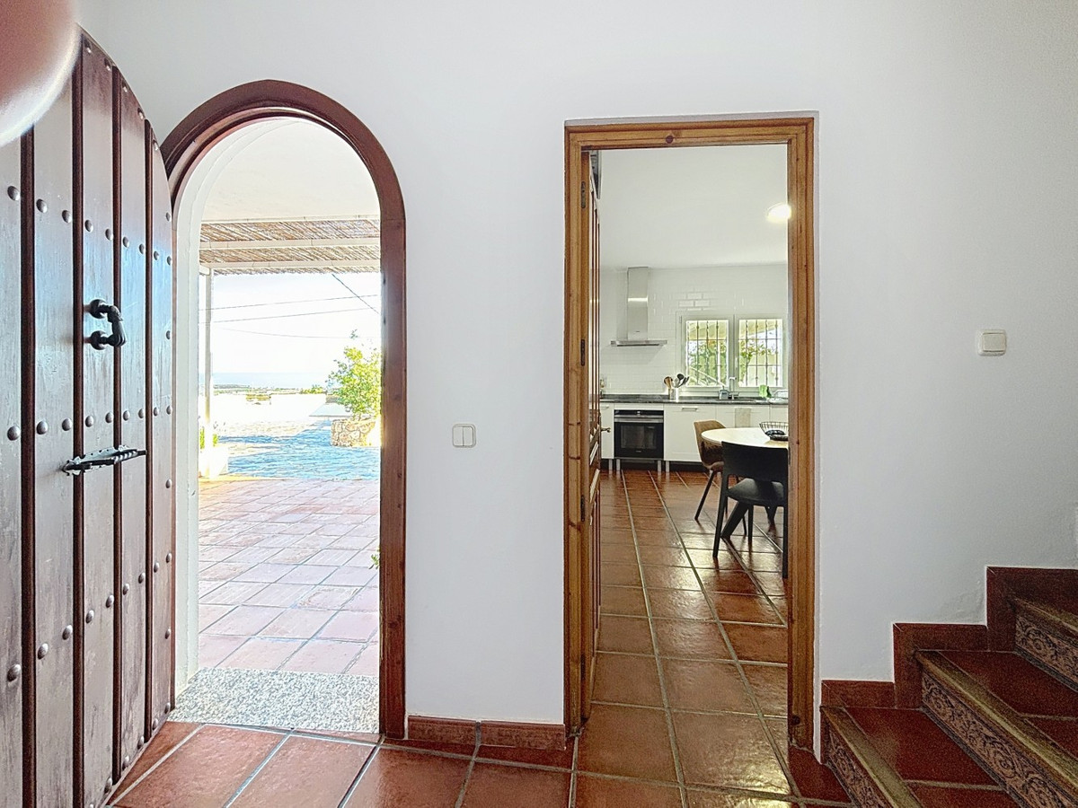 4 Bed Townhouse for sale in Almayate Costa Del Sol East, Málaga, Spain
