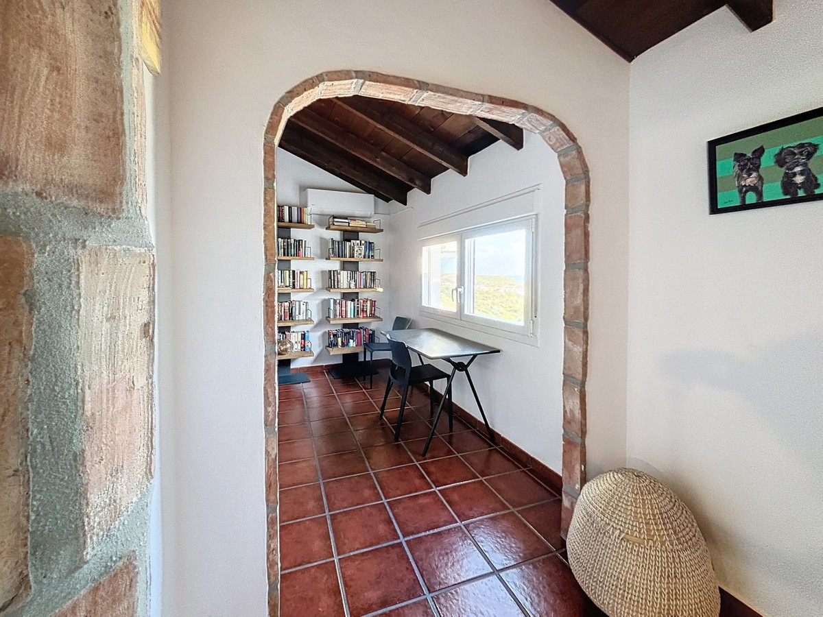 4 Bed Townhouse for sale in Almayate Costa Del Sol East, Málaga, Spain