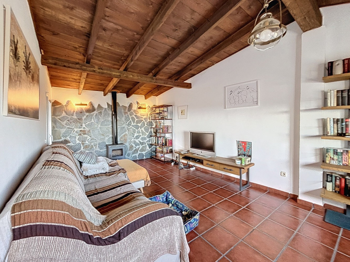 4 Bed Townhouse for sale in Almayate Costa Del Sol East, Málaga, Spain