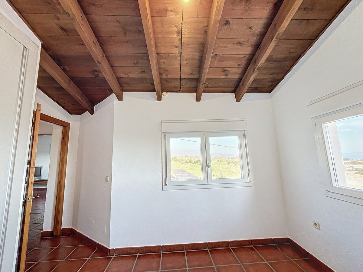 4 Bed Townhouse for sale in Almayate Costa Del Sol East, Málaga, Spain