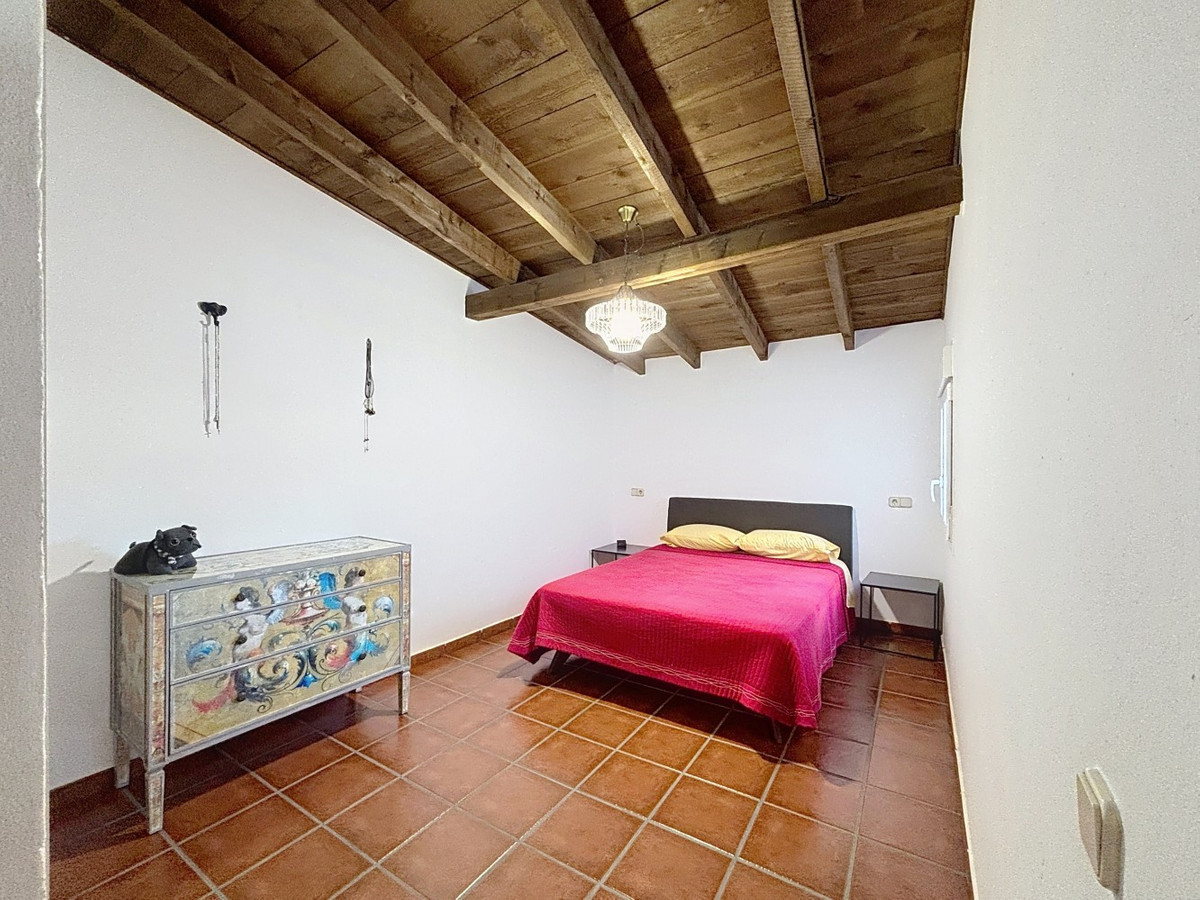 4 Bed Townhouse for sale in Almayate Costa Del Sol East, Málaga, Spain
