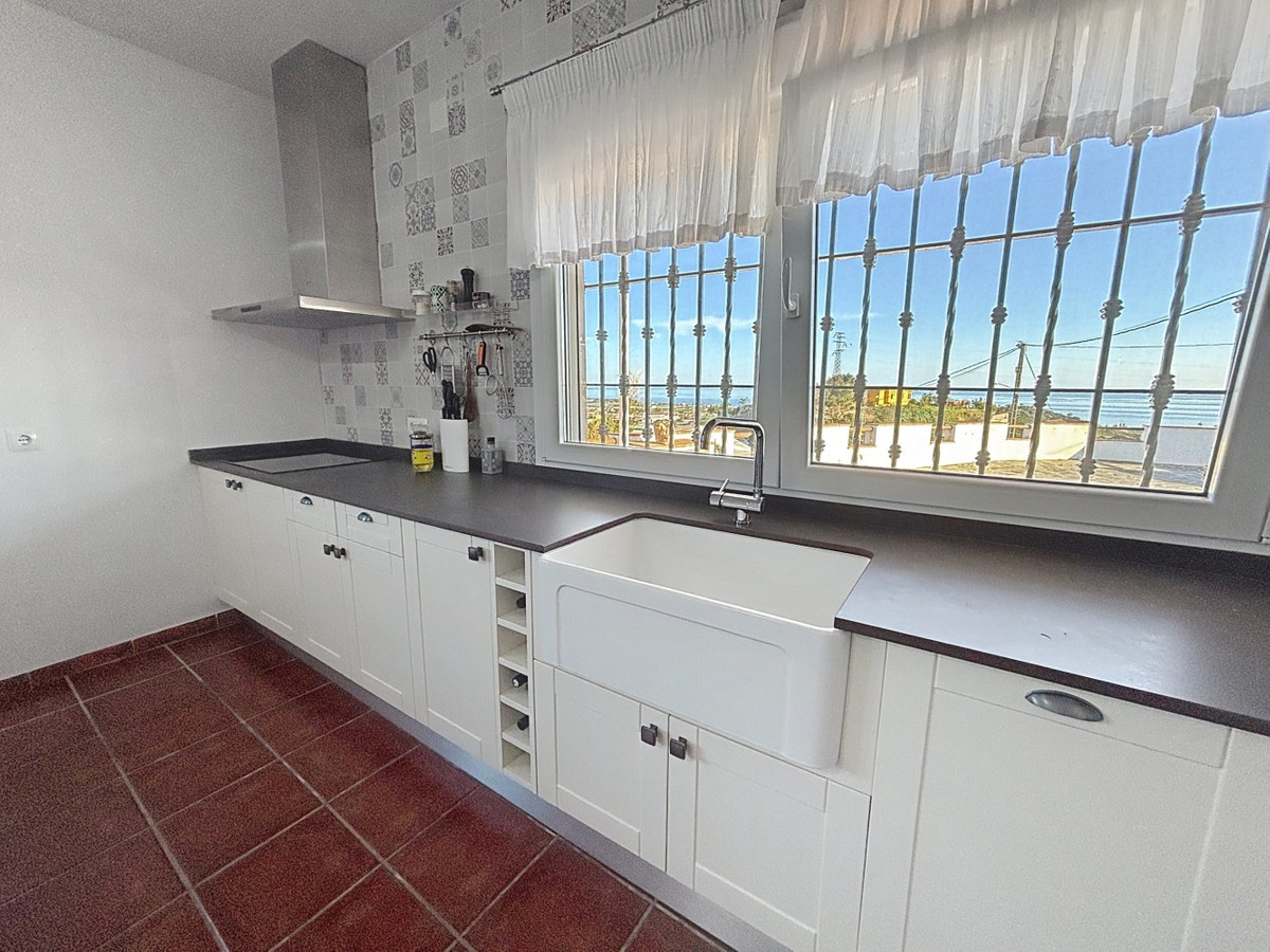 4 Bed Townhouse for sale in Almayate Costa Del Sol East, Málaga, Spain