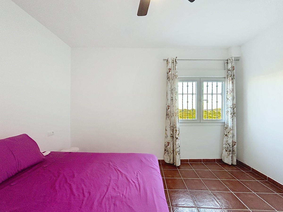 4 Bed Townhouse for sale in Almayate Costa Del Sol East, Málaga, Spain