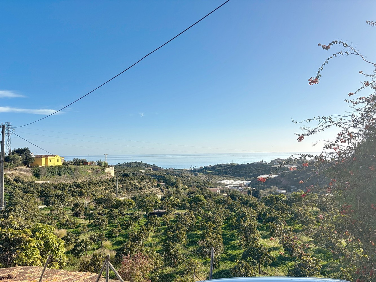 4 Bed Townhouse for sale in Almayate Costa Del Sol East, Málaga, Spain