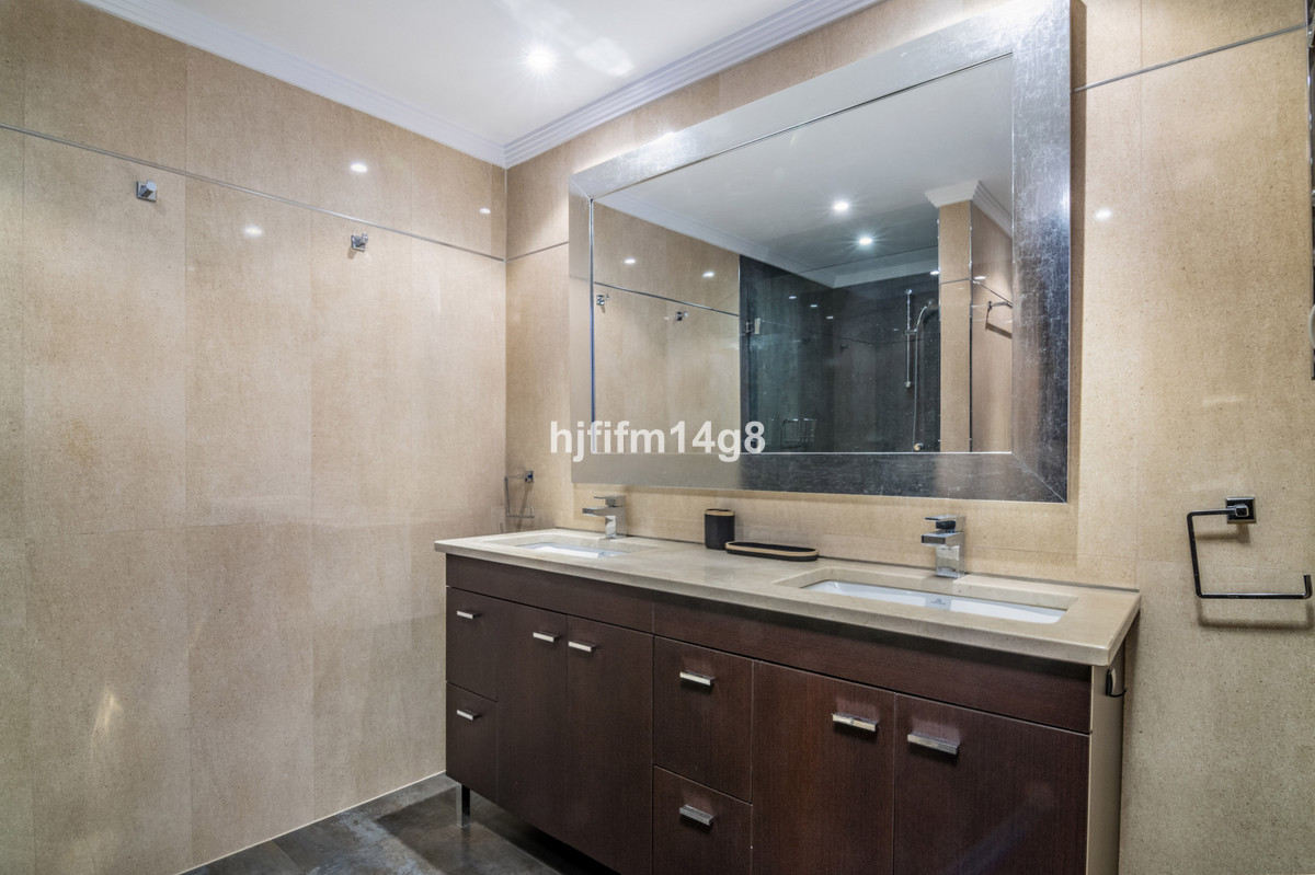 4 Bed Apartment for sale in Nueva Andalucía Costa Del Sol, Málaga, Spain