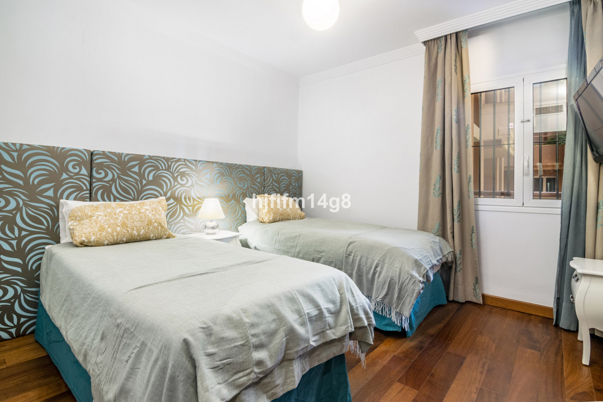 4 Bed Apartment for sale in Nueva Andalucía Costa Del Sol, Málaga, Spain
