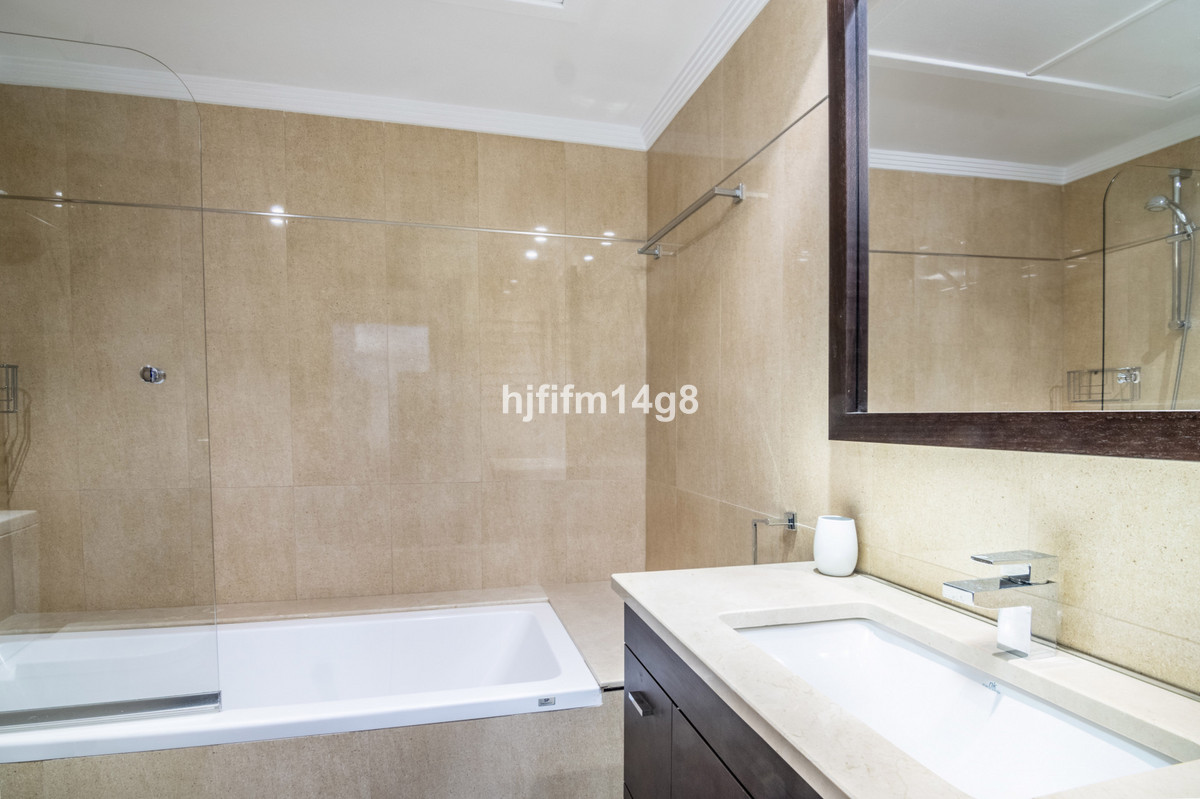 4 Bed Apartment for sale in Nueva Andalucía Costa Del Sol, Málaga, Spain