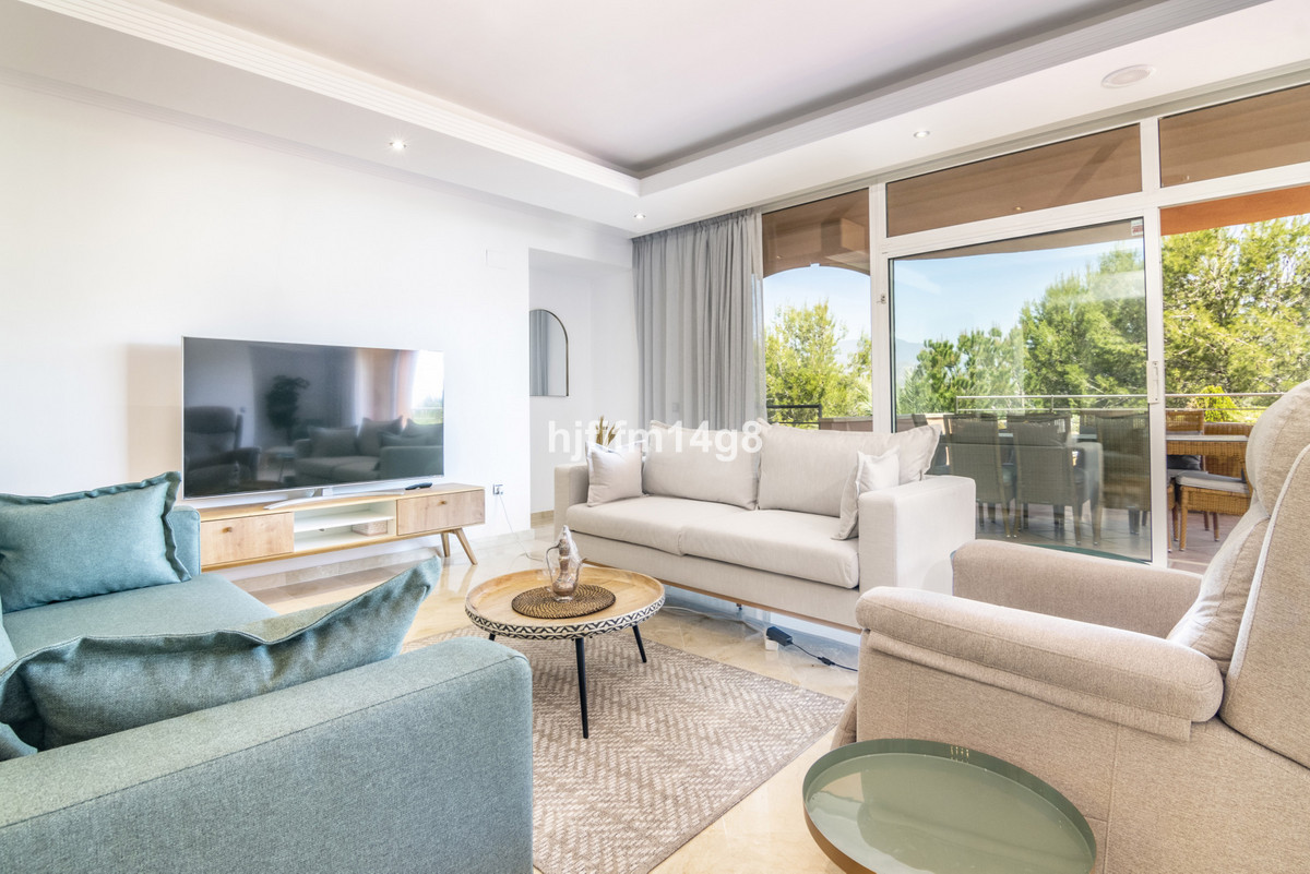 4 Bed Apartment for sale in Nueva Andalucía Costa Del Sol, Málaga, Spain