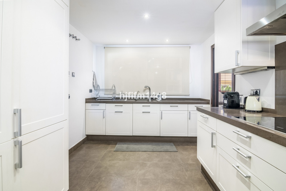 4 Bed Apartment for sale in Nueva Andalucía Costa Del Sol, Málaga, Spain