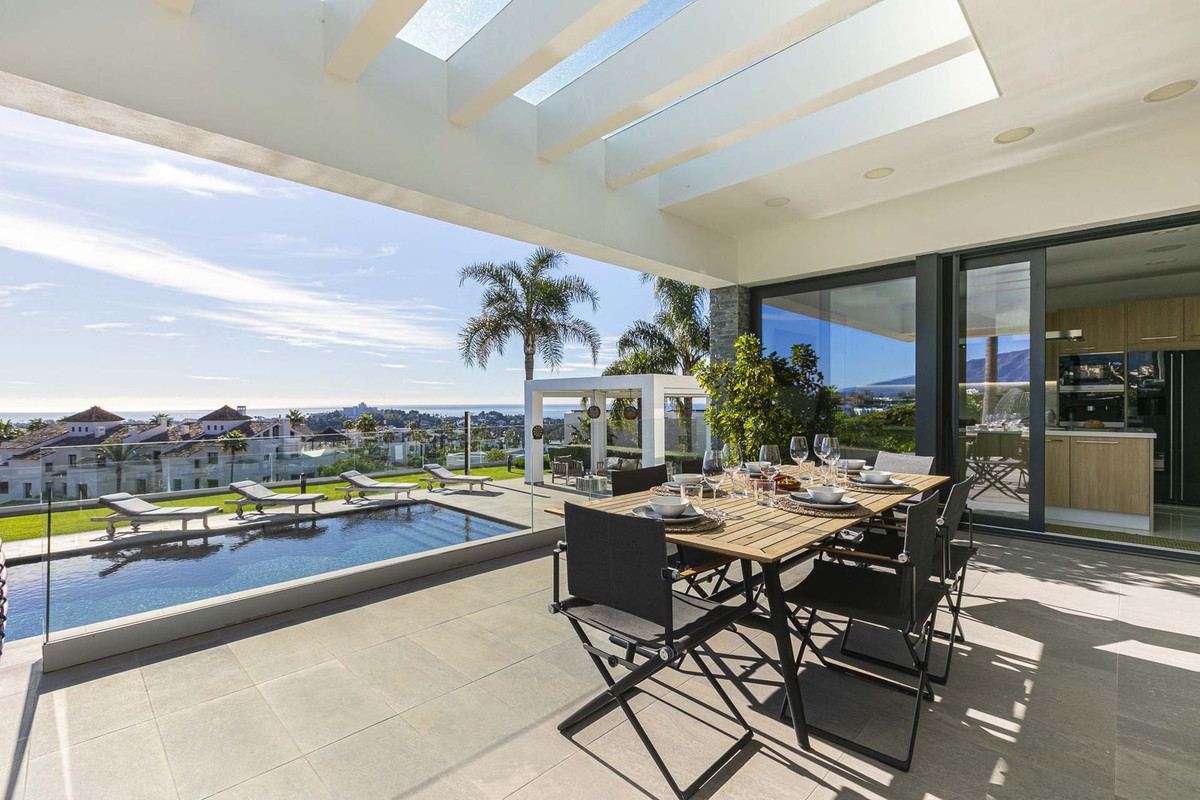 4 Bed Townhouse for sale in Benahavís Costa Del Sol, Málaga, Spain