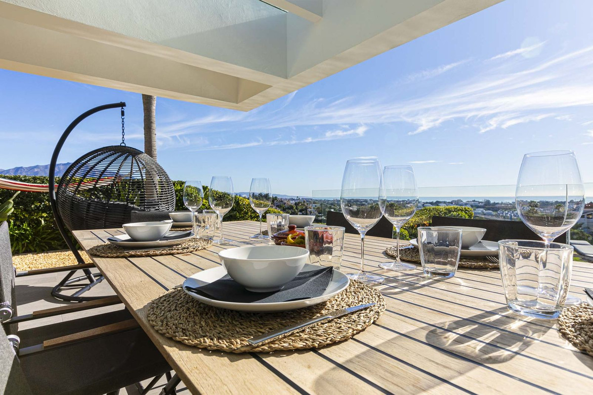4 Bed Townhouse for sale in Benahavís Costa Del Sol, Málaga, Spain