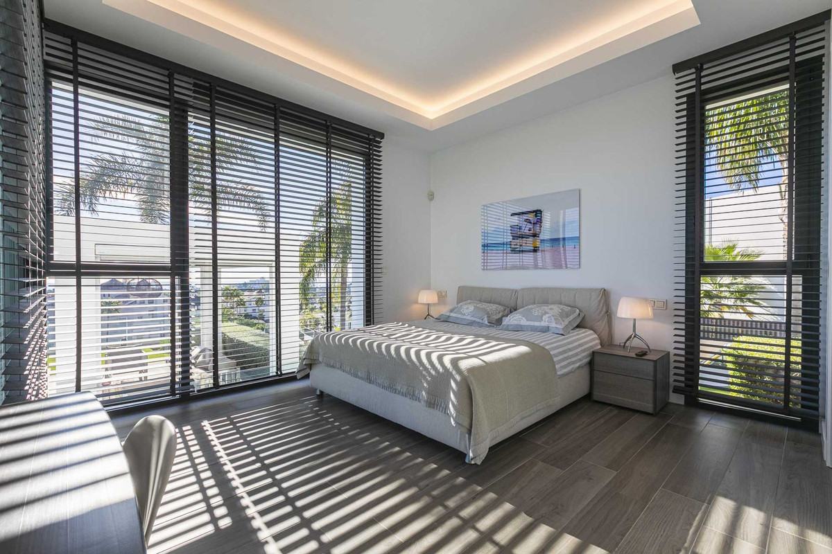 4 Bed Townhouse for sale in Benahavís Costa Del Sol, Málaga, Spain