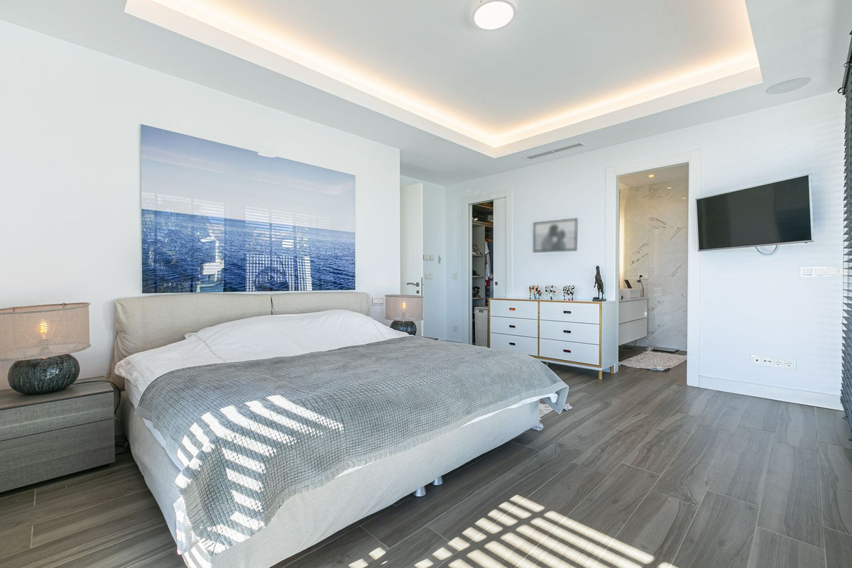 4 Bed Townhouse for sale in Benahavís Costa Del Sol, Málaga, Spain