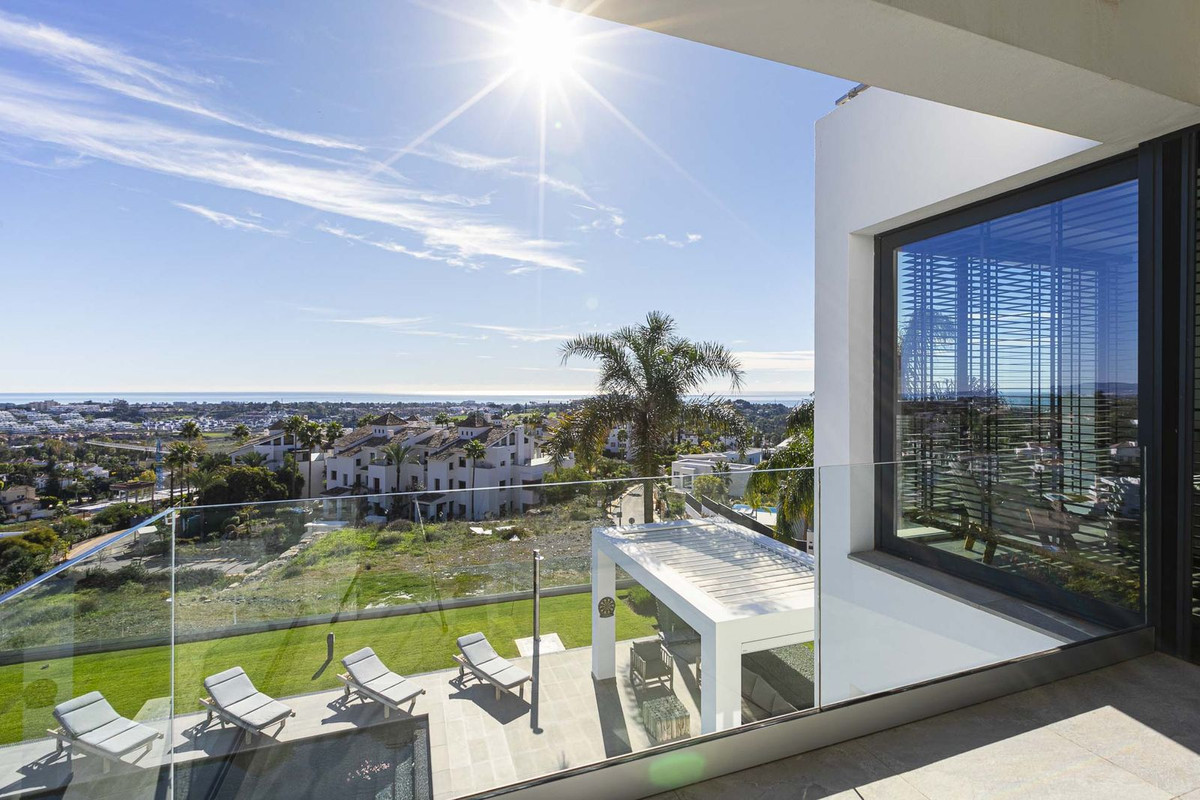 4 Bed Townhouse for sale in Benahavís Costa Del Sol, Málaga, Spain