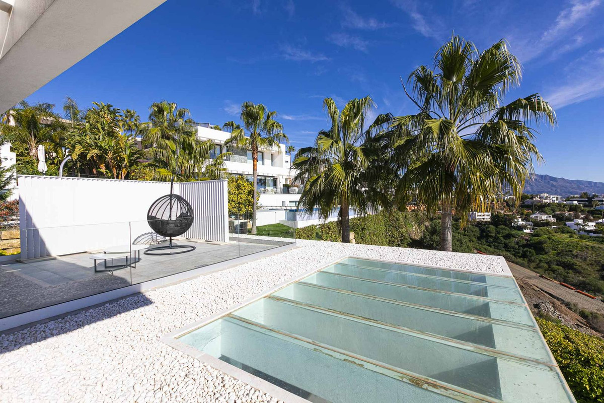 4 Bed Townhouse for sale in Benahavís Costa Del Sol, Málaga, Spain