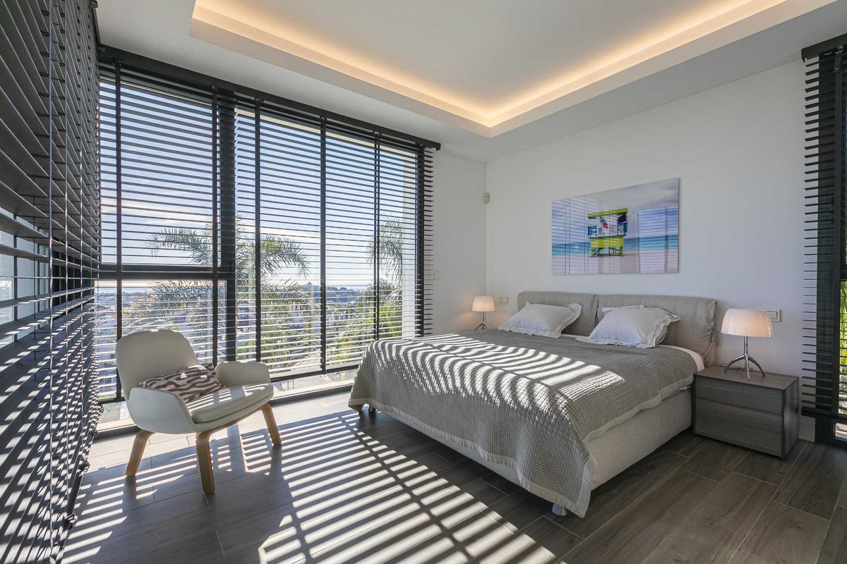 4 Bed Townhouse for sale in Benahavís Costa Del Sol, Málaga, Spain