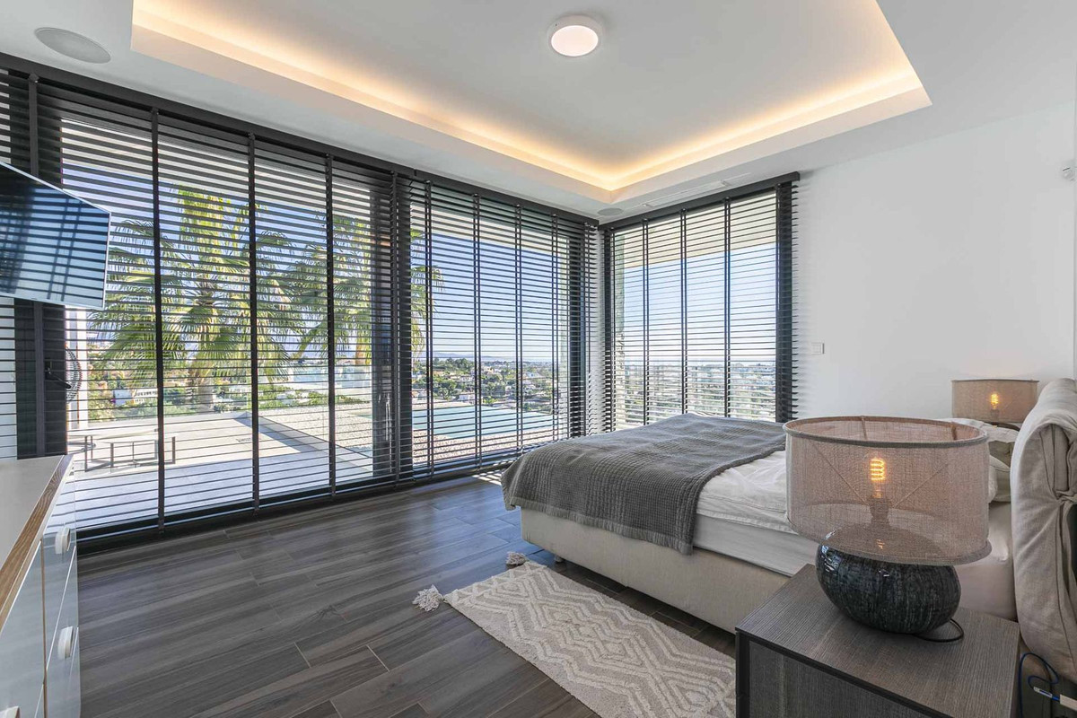 4 Bed Townhouse for sale in Benahavís Costa Del Sol, Málaga, Spain