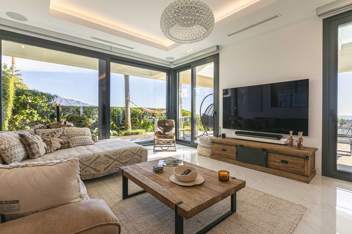 4 Bed Townhouse for sale in Benahavís Costa Del Sol, Málaga, Spain
