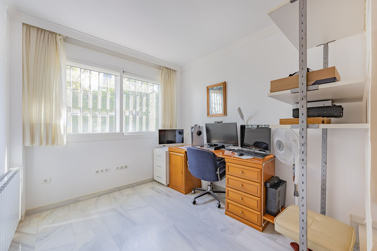 Se vende Pareada de 3 dormitorios en Costa Del Sol, Málaga, España