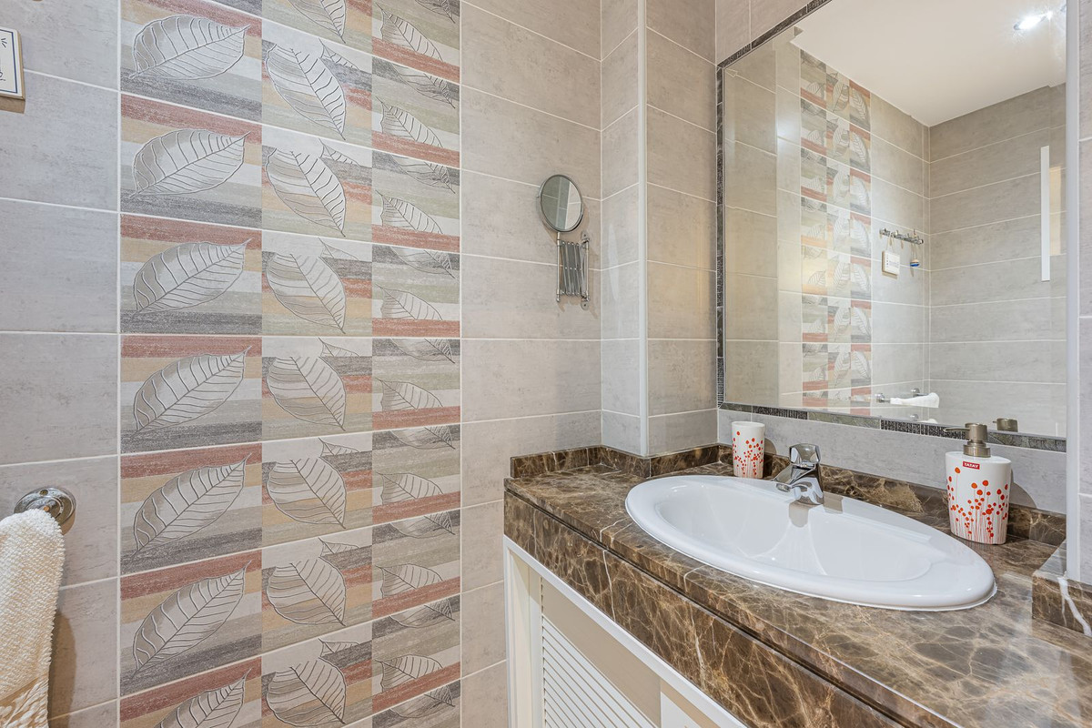 Se vende Pareada de 3 dormitorios en Costa Del Sol, Málaga, España