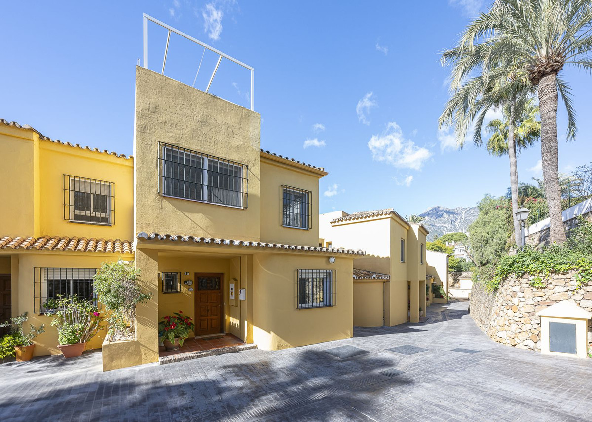 Se vende Pareada de 3 dormitorios en Costa Del Sol, Málaga, España