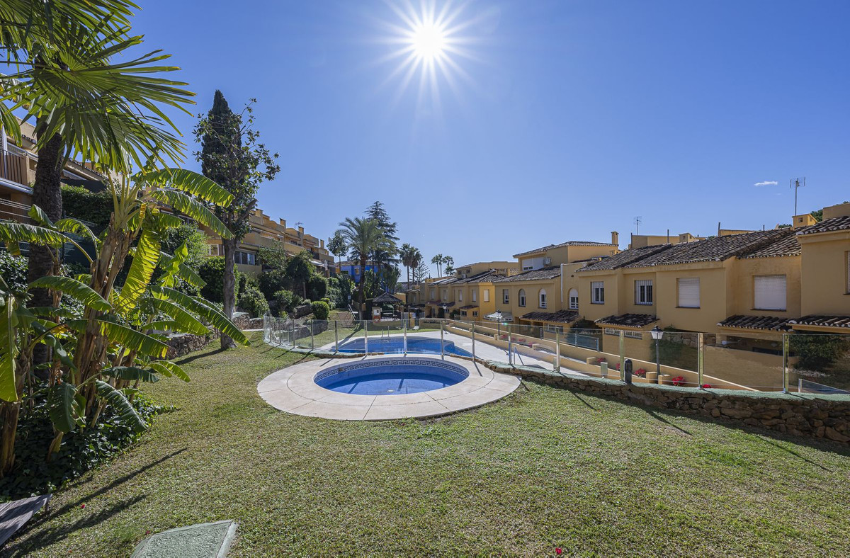 Se vende Pareada de 3 dormitorios en Costa Del Sol, Málaga, España