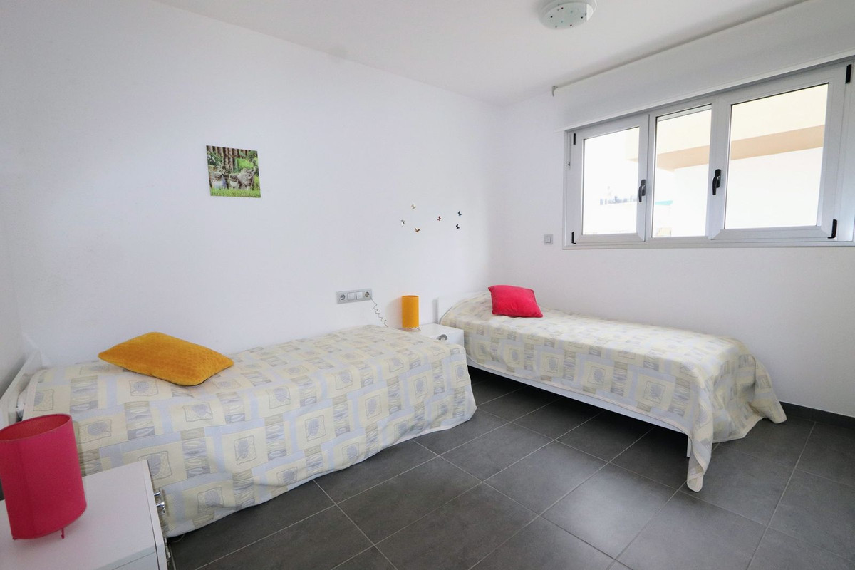 Se vende Villa - Chalet de 3 dormitorios en Costa Blanca, Alicante, España