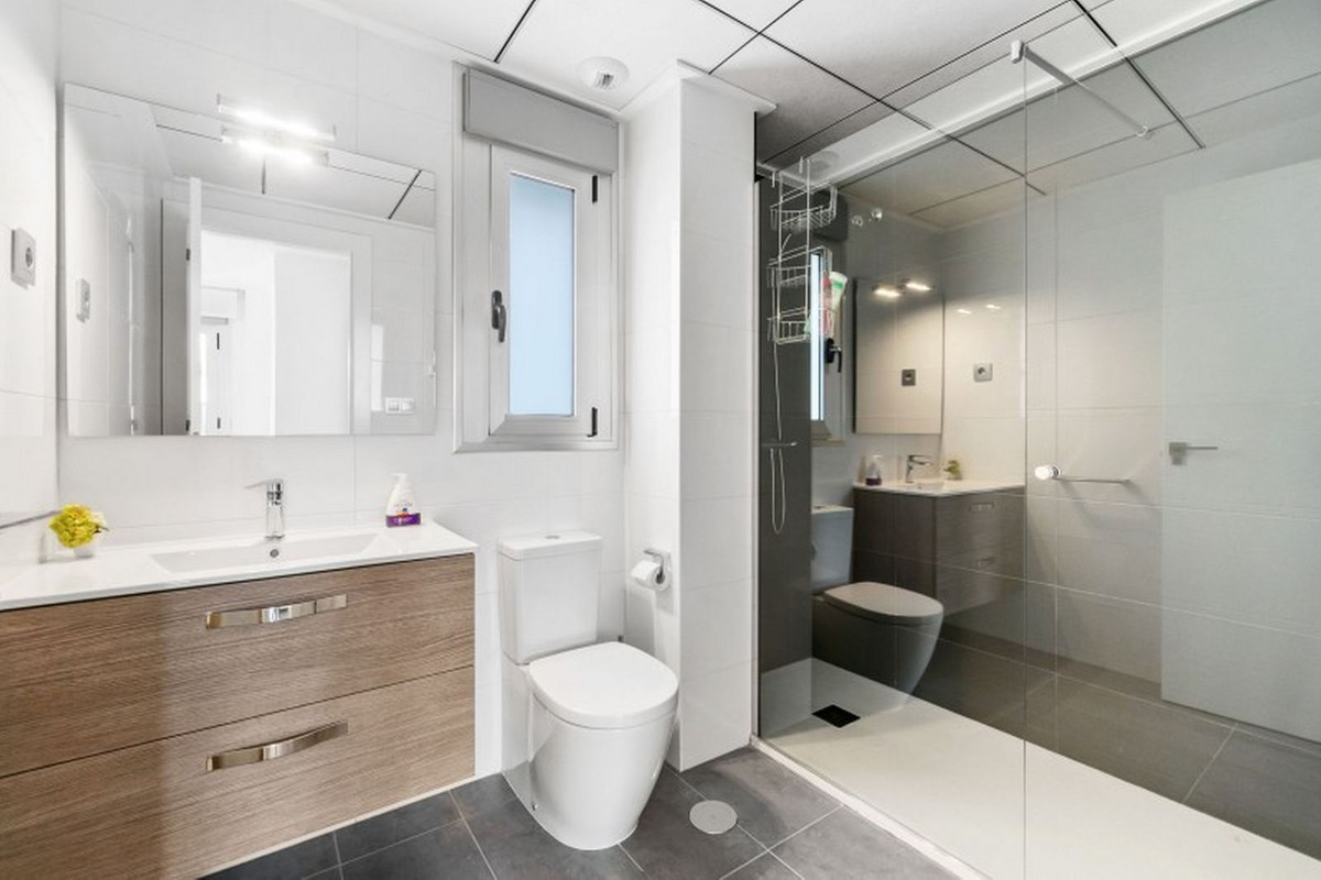 Se vende Villa - Chalet de 3 dormitorios en Costa Blanca, Alicante, España
