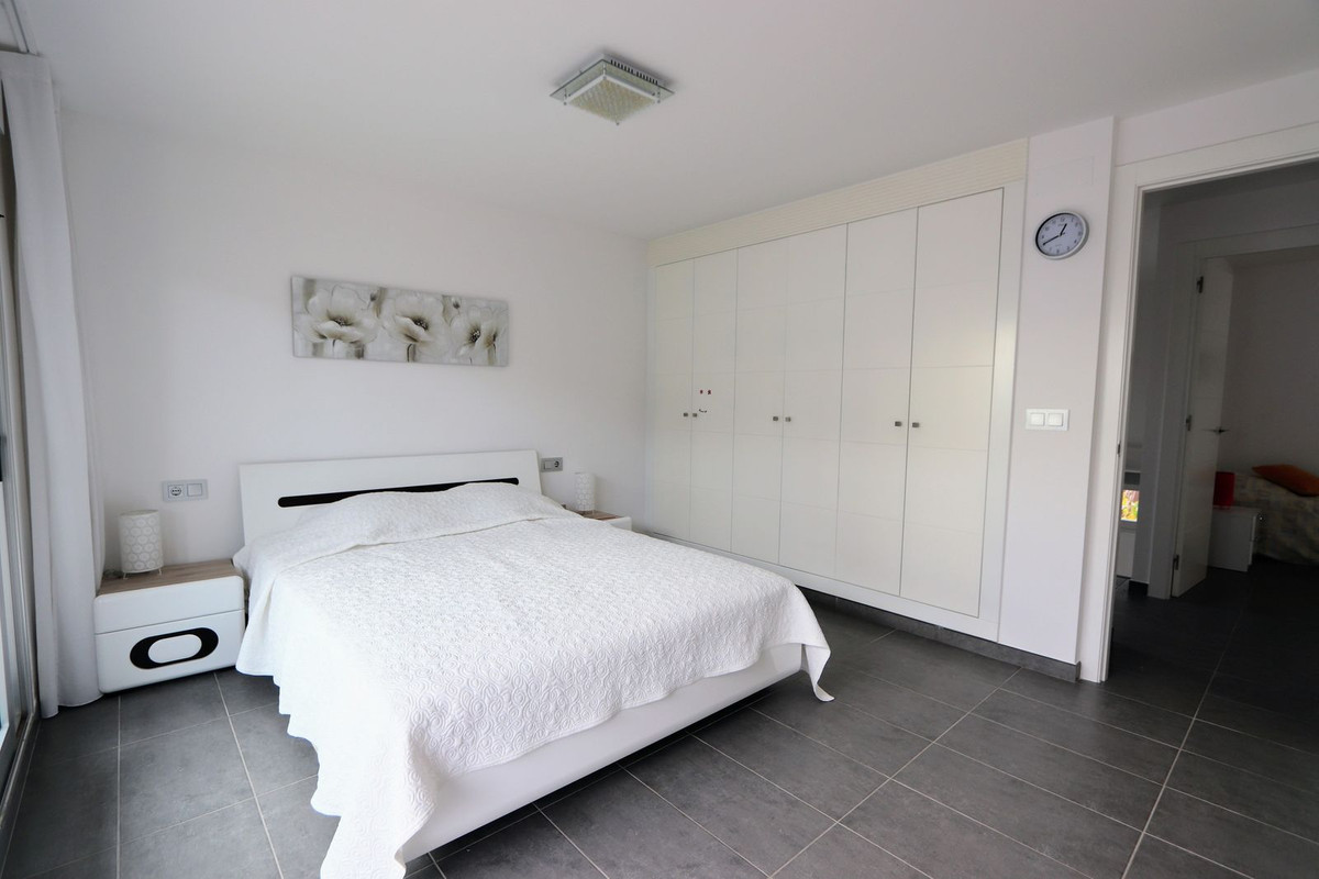Se vende Villa - Chalet de 3 dormitorios en Costa Blanca, Alicante, España