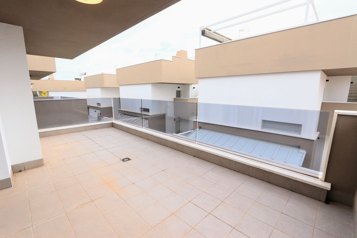 Se vende Villa - Chalet de 3 dormitorios en Costa Blanca, Alicante, España