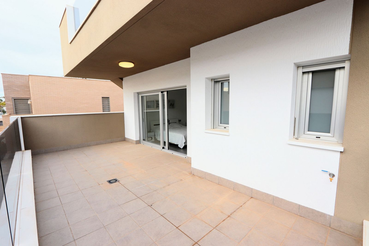 Se vende Villa - Chalet de 3 dormitorios en Costa Blanca, Alicante, España