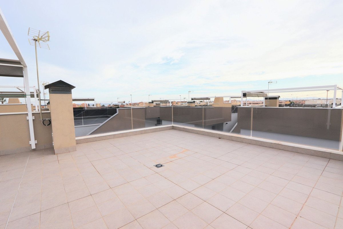 Se vende Villa - Chalet de 3 dormitorios en Costa Blanca, Alicante, España