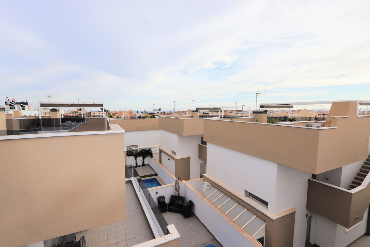Se vende Villa - Chalet de 3 dormitorios en Costa Blanca, Alicante, España