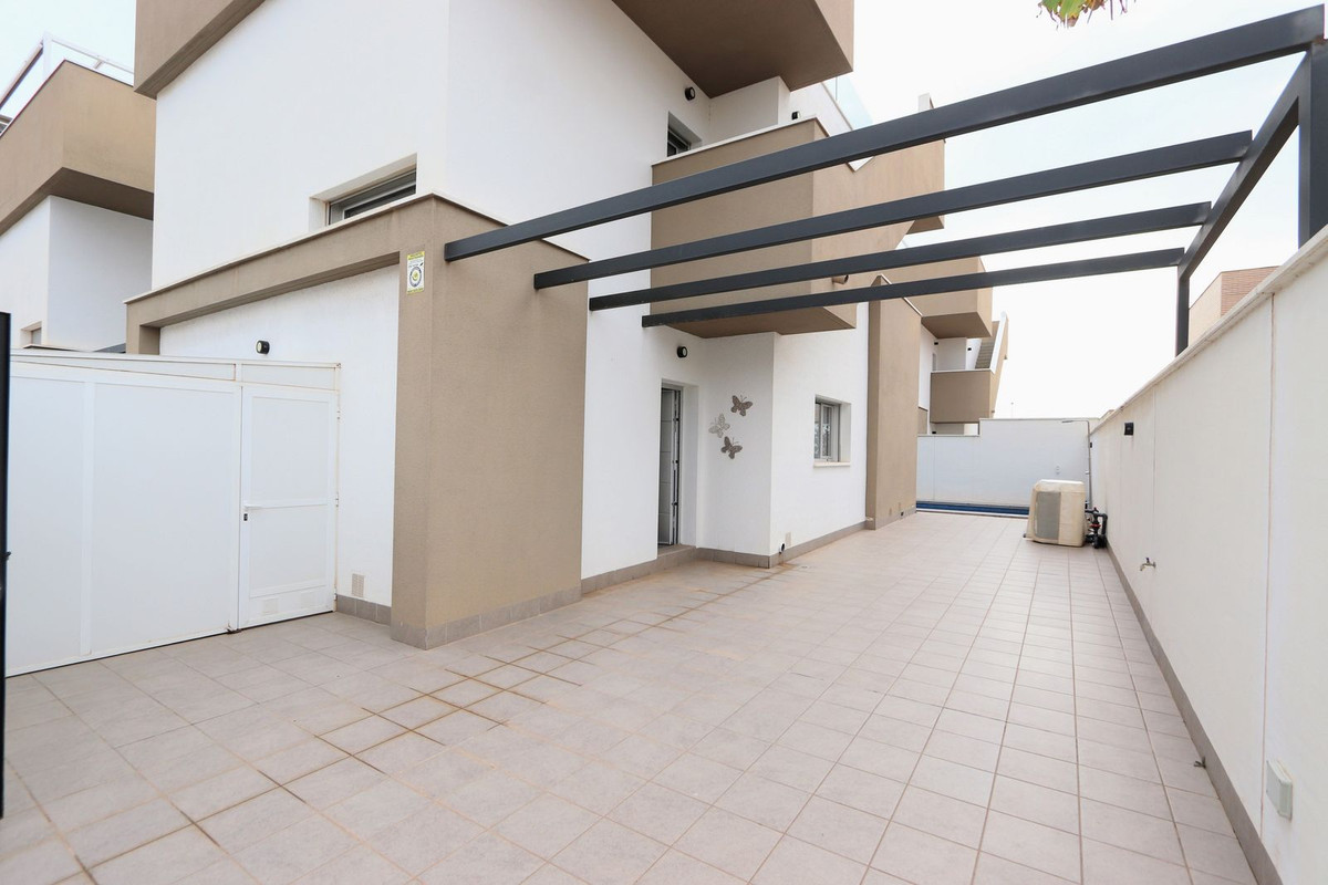 Se vende Villa - Chalet de 3 dormitorios en Costa Blanca, Alicante, España