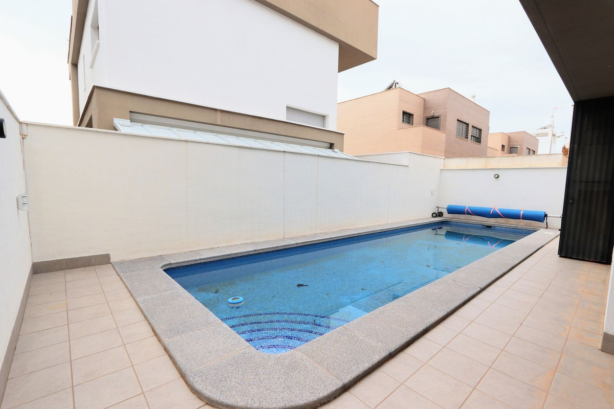 Se vende Villa - Chalet de 3 dormitorios en Costa Blanca, Alicante, España