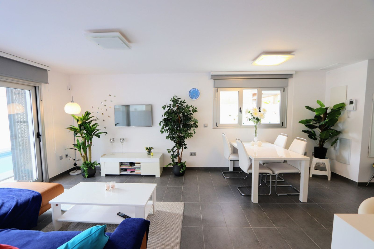 Se vende Villa - Chalet de 3 dormitorios en Costa Blanca, Alicante, España