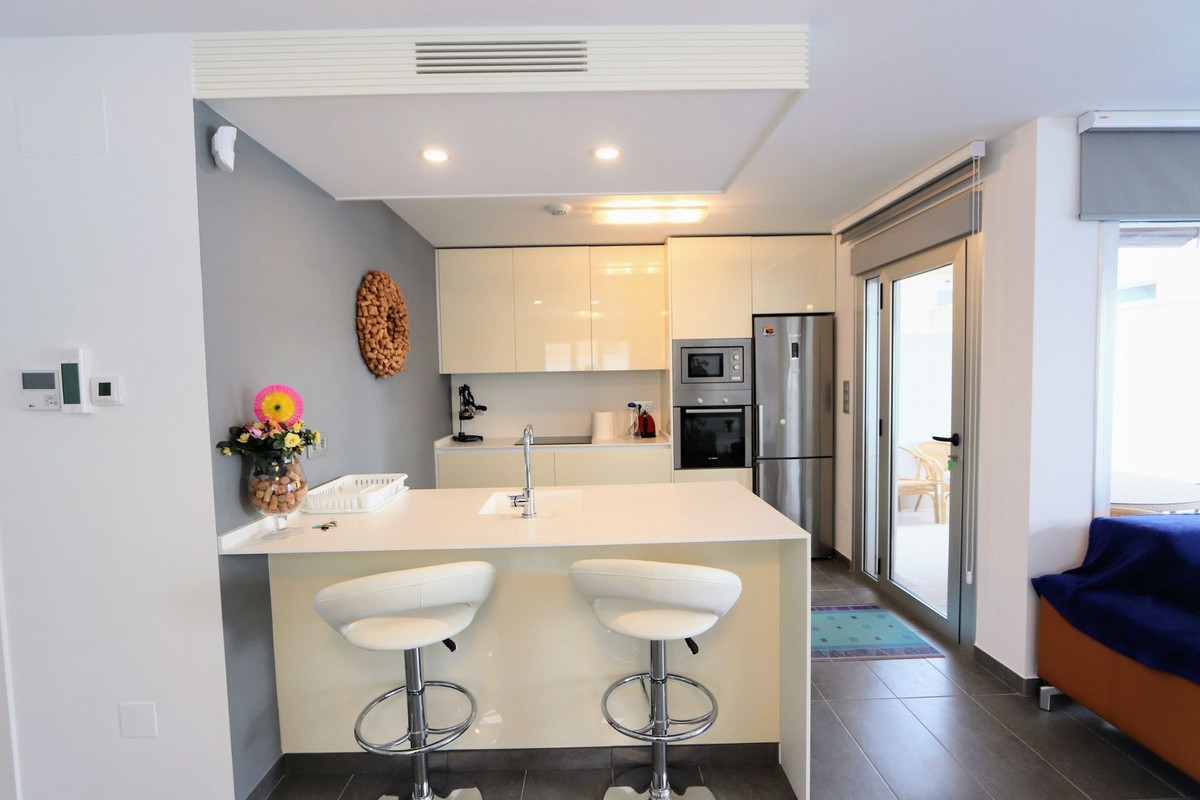 Se vende Villa - Chalet de 3 dormitorios en Costa Blanca, Alicante, España