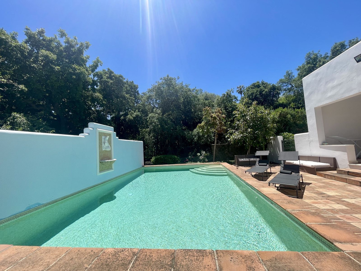 Se vende Villa - Chalet de 5 dormitorios en Costa Del Sol, Cadiz, España