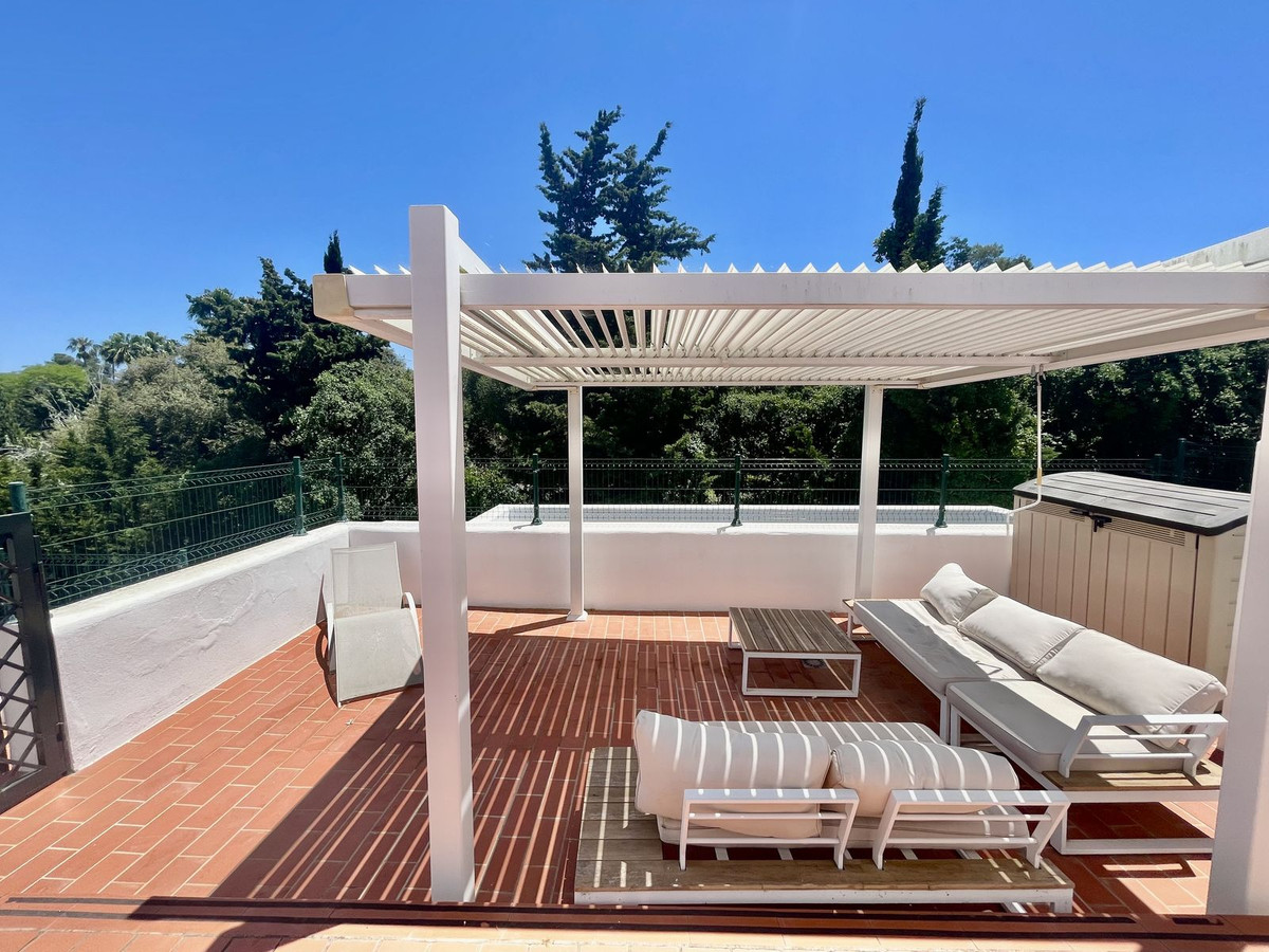 Se vende Villa - Chalet de 5 dormitorios en Costa Del Sol, Cadiz, España