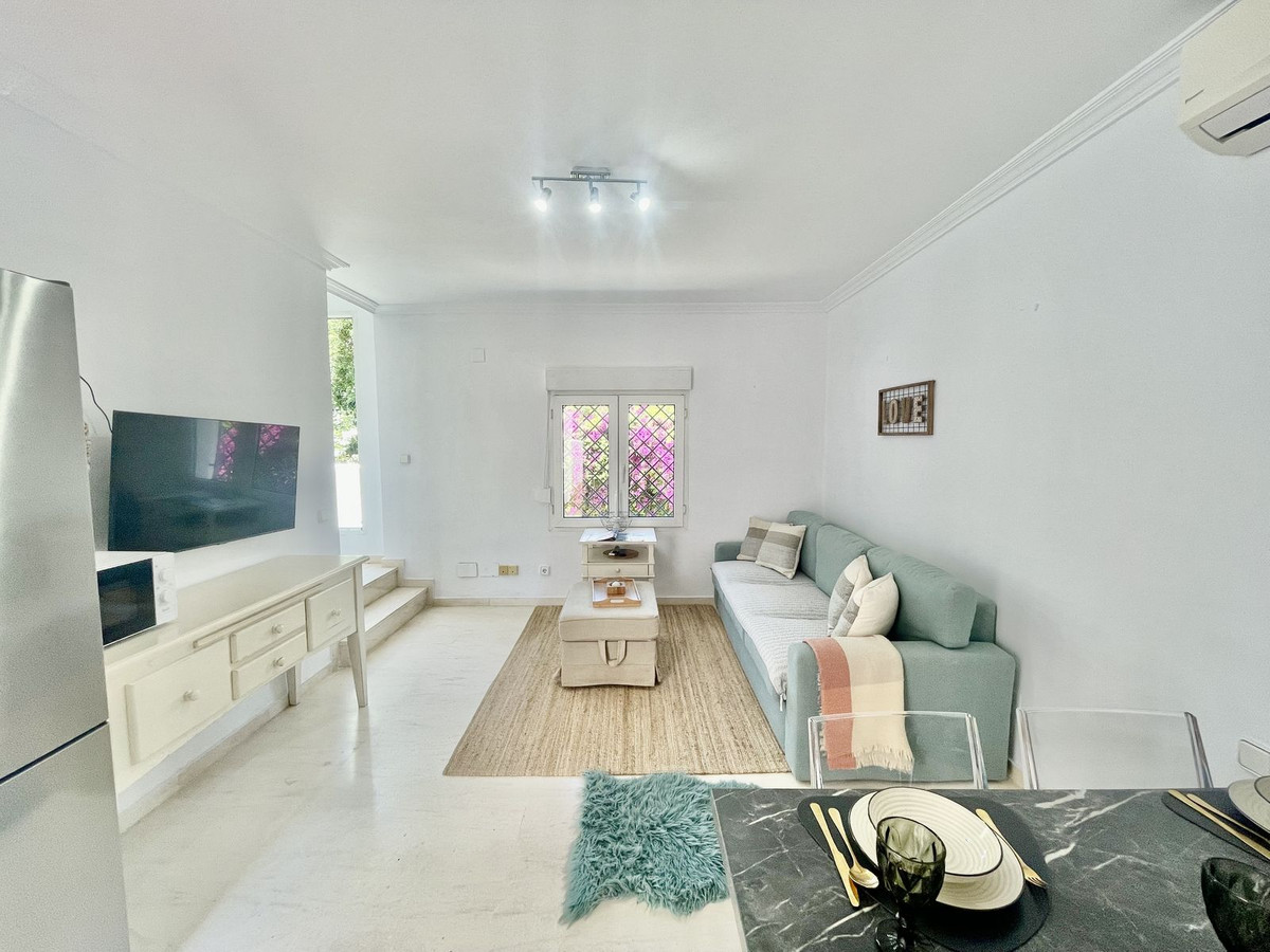 Se vende Villa - Chalet de 5 dormitorios en Costa Del Sol, Cadiz, España