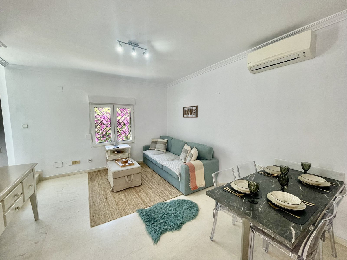 Se vende Villa - Chalet de 5 dormitorios en Costa Del Sol, Cadiz, España