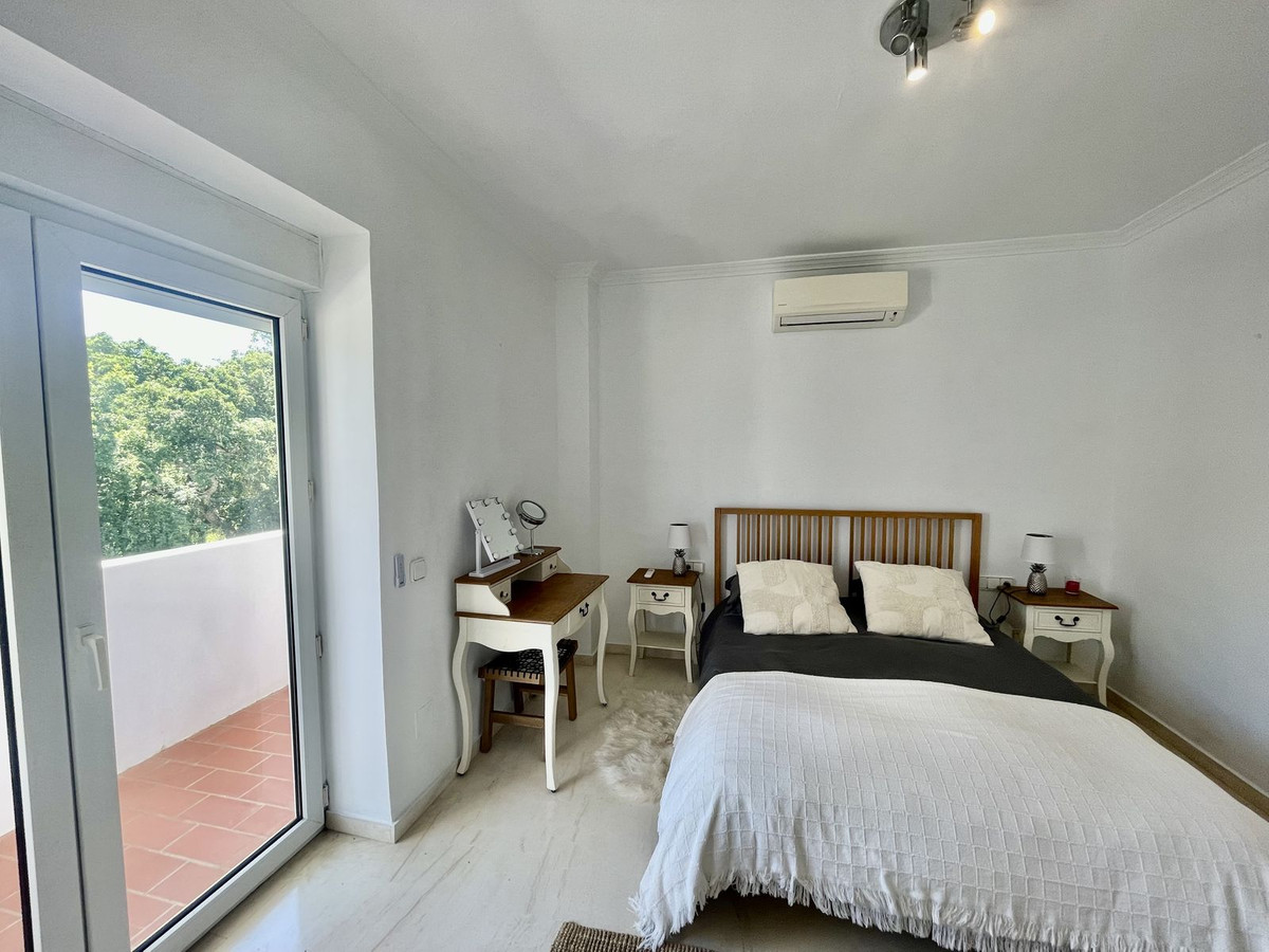 Se vende Villa - Chalet de 5 dormitorios en Costa Del Sol, Cadiz, España