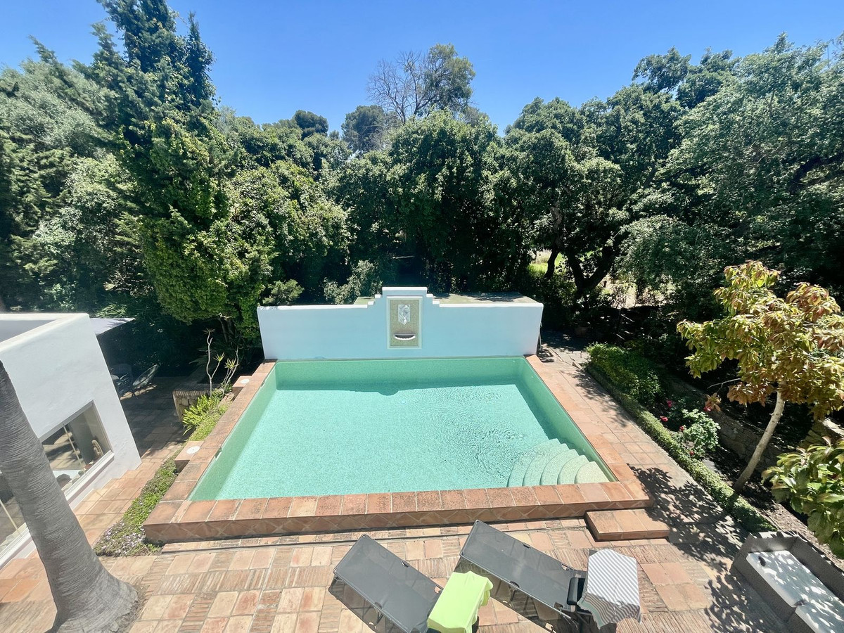 Se vende Villa - Chalet de 5 dormitorios en Costa Del Sol, Cadiz, España