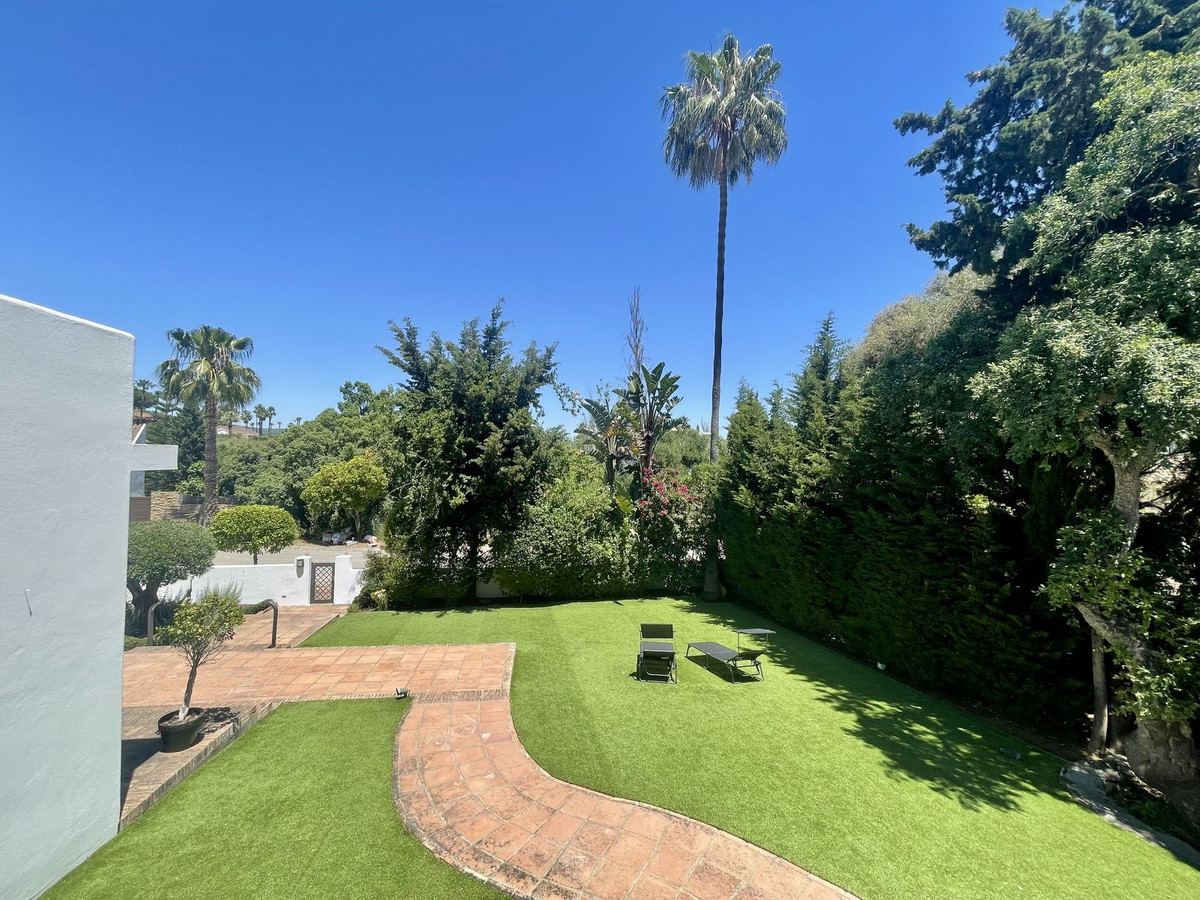 Se vende Villa - Chalet de 5 dormitorios en Costa Del Sol, Cadiz, España