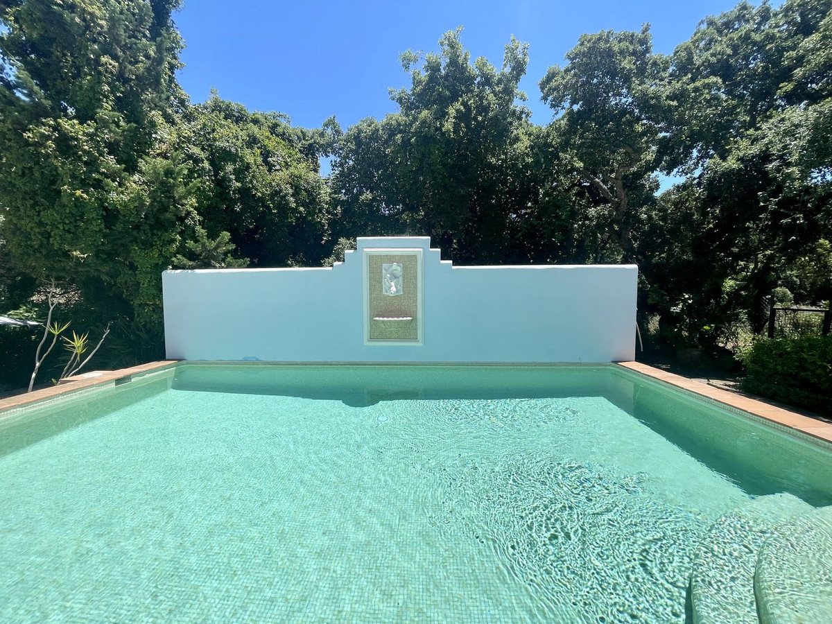 Se vende Villa - Chalet de 5 dormitorios en Costa Del Sol, Cadiz, España