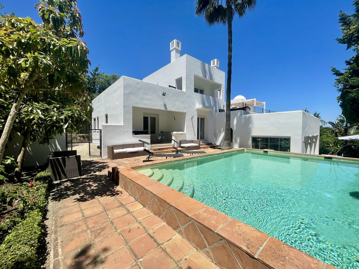 Se vende Villa - Chalet de 5 dormitorios en Costa Del Sol, Cadiz, España