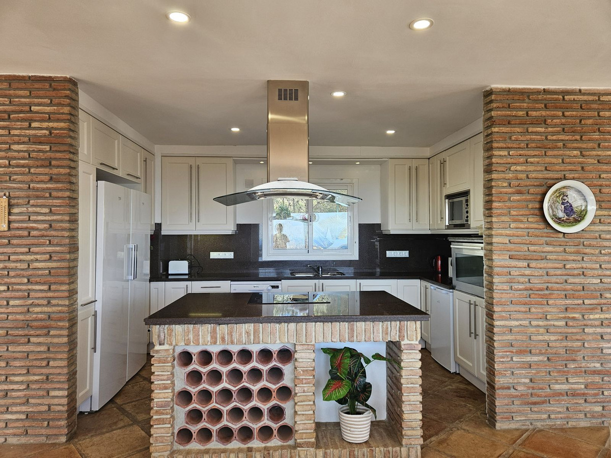 7 Bed Townhouse for sale in Mijas Costa Del Sol, Málaga, Spain